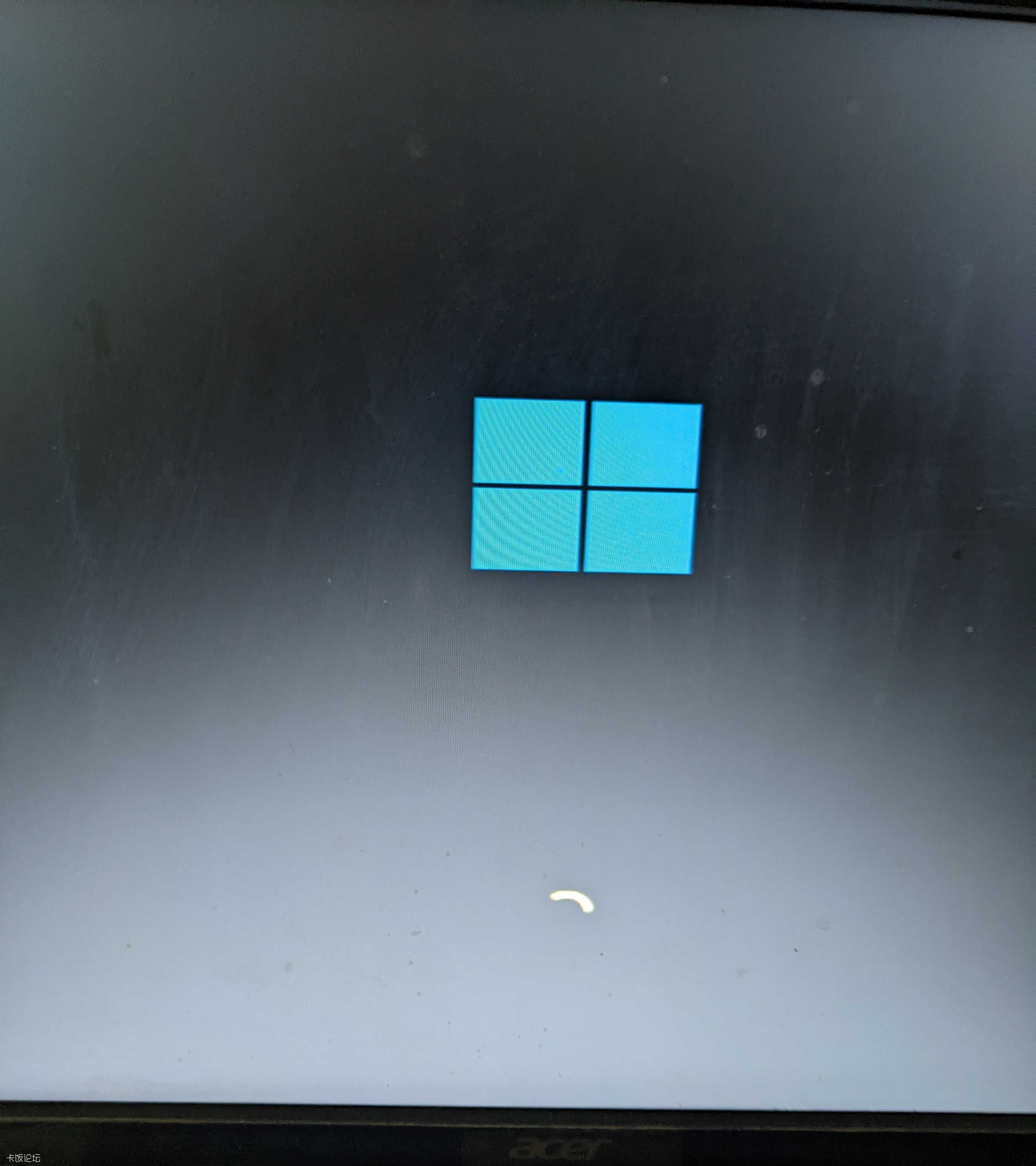 windows聚焦不显示图片 锁屏壁纸不显示 只有蓝色的 但是还是会显示“喜欢吗‘ - Microsoft Community